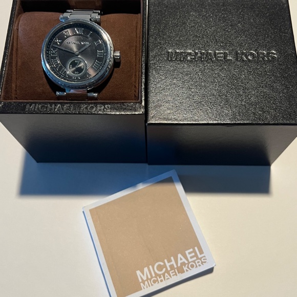 MICHAEL KORS Skylar Ladies Watch - Picture 4 of 4